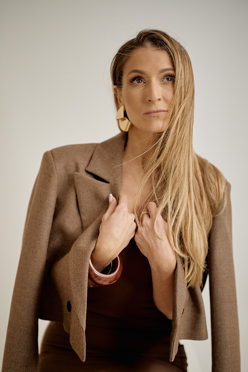 Fotografia kobieca w studio zdjęciowym w Piasecznie